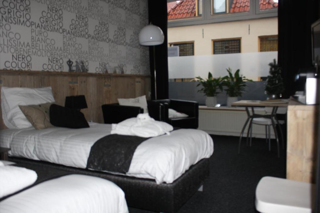 Bed & Breakfast Onder De Dekens Bed & Breakfast Harderwijk Ruang foto