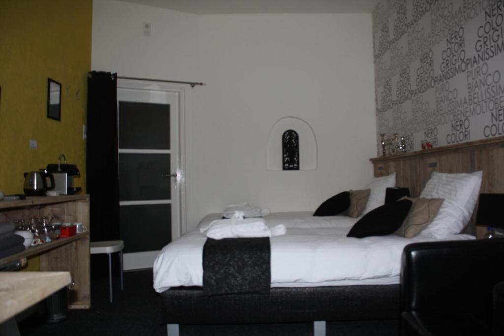Bed & Breakfast Onder De Dekens Bed & Breakfast Harderwijk Ruang foto