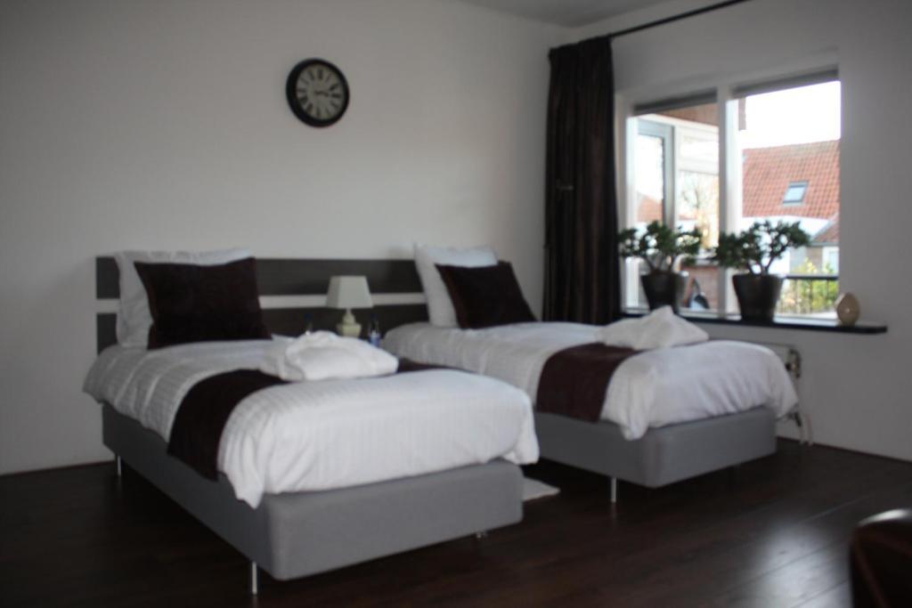Bed & Breakfast Onder De Dekens Bed & Breakfast Harderwijk Ruang foto